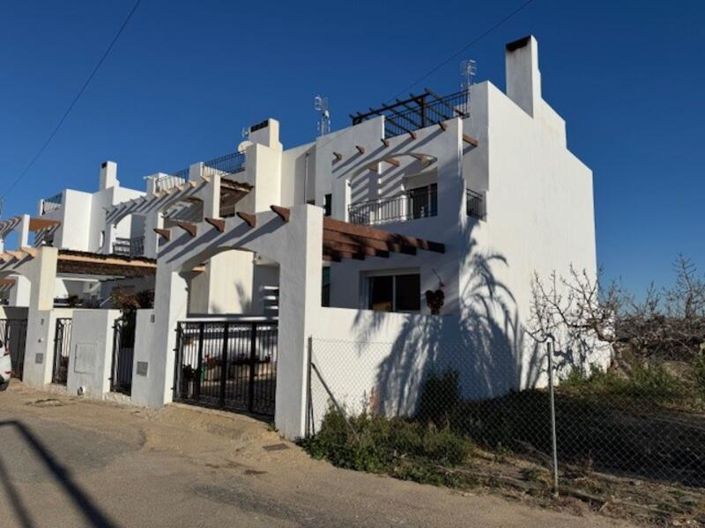 Image No.1-3 Bed Townhouse for sale