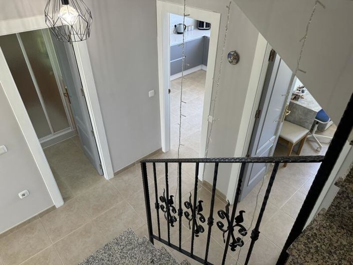 Image No.11-3 Bed Townhouse for sale