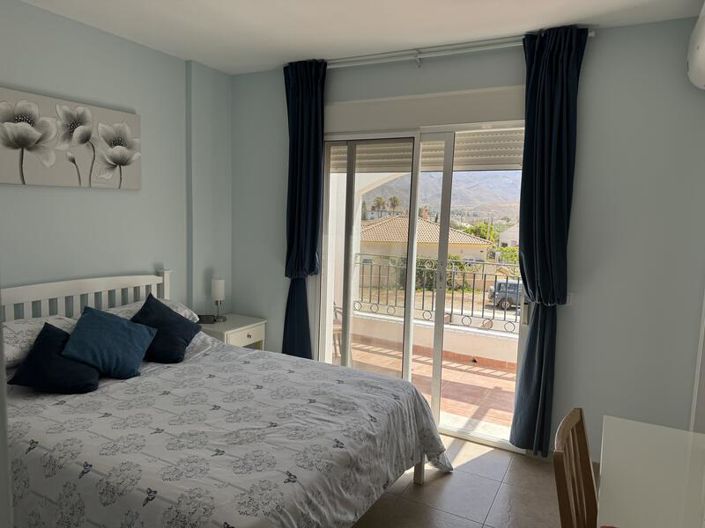 Image No.26-3 Bed Townhouse for sale