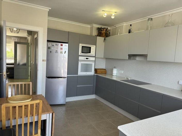 Image No.5-3 Bed Townhouse for sale