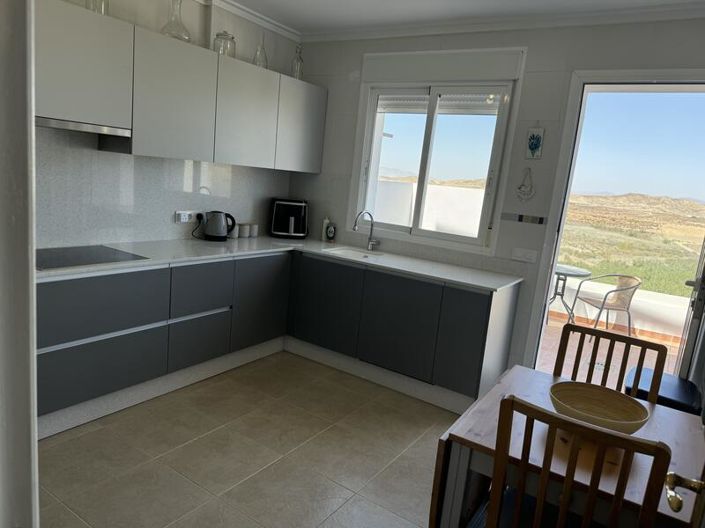 Image No.6-3 Bed Townhouse for sale