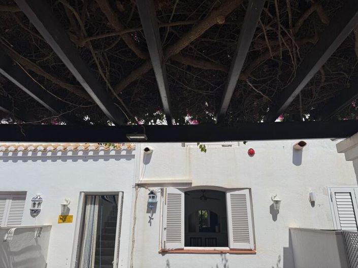 Image No.21-3 Bed Townhouse for sale