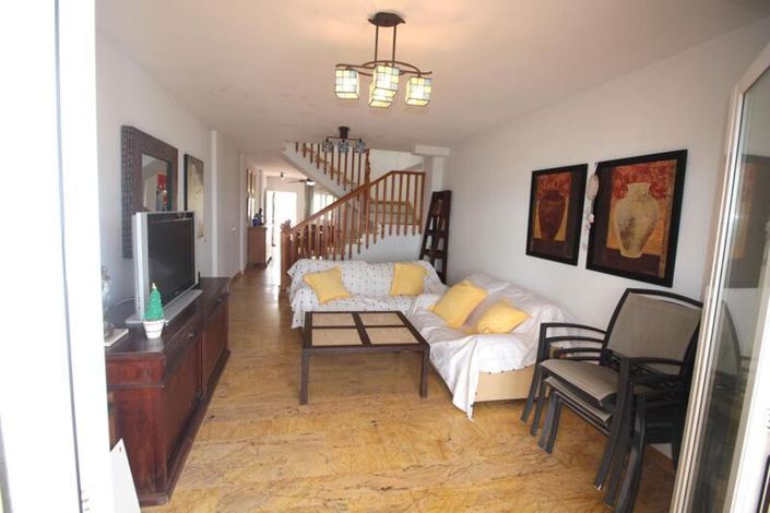 Image No.18-4 Bed Townhouse for sale