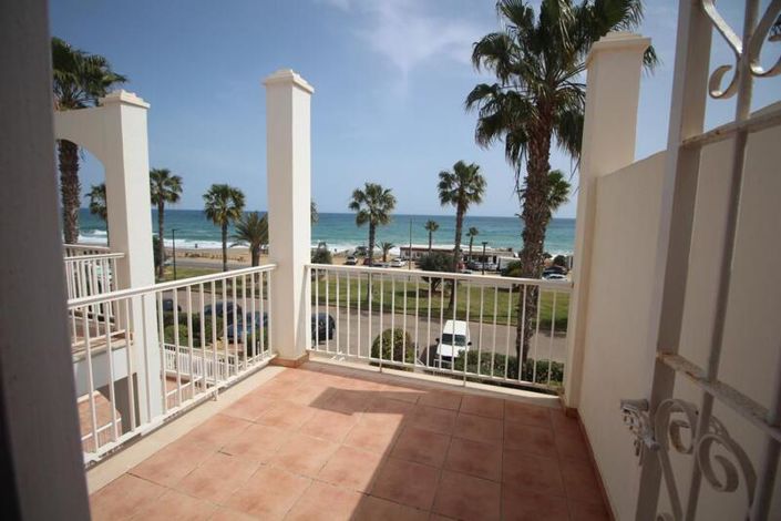 Image No.25-4 Bed Townhouse for sale