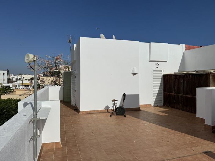 Image No.37-3 Bed Villa for sale