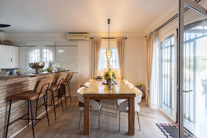 Image No.3-5 Bed Villa for sale