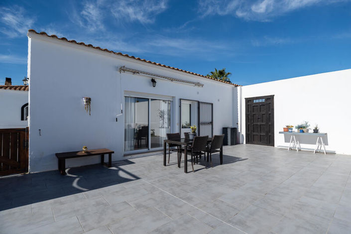 Image No.49-5 Bed Villa for sale