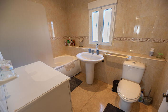 Image No.58-5 Bed Villa for sale