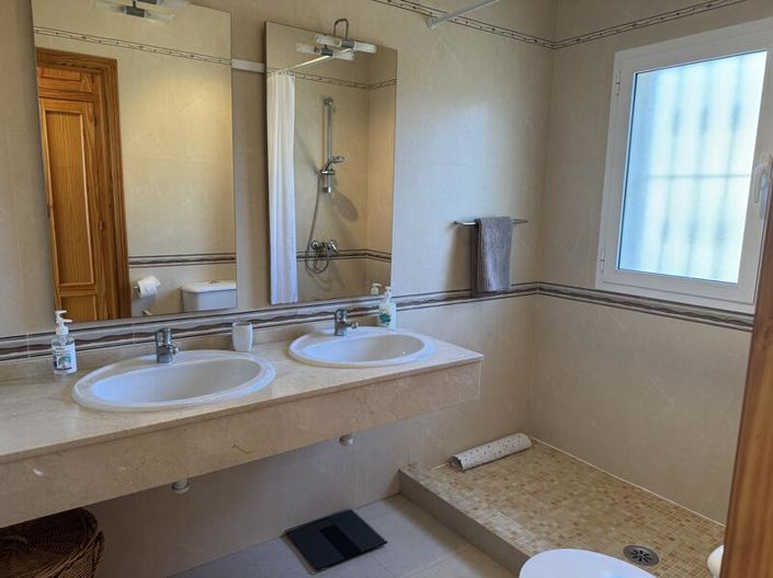 Image No.51-4 Bed Villa for sale