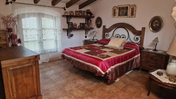 Image No.18-4 Bed Villa for sale