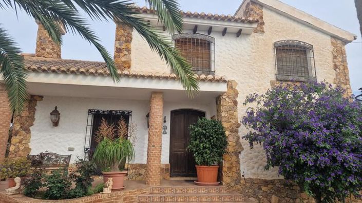 Image No.8-4 Bed Villa for sale