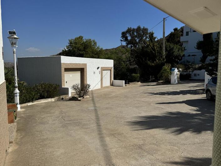 Image No.25-10 Bed Villa for sale