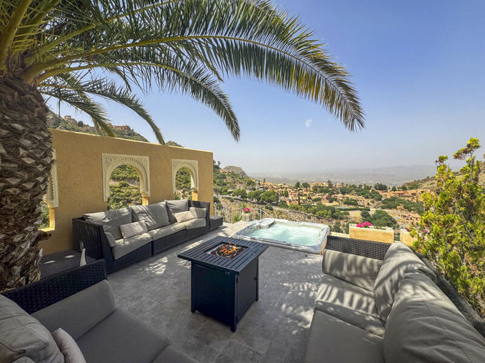 Image No.3-4 Bed Villa for sale