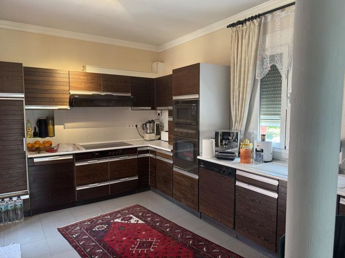 Image No.27-5 Bed Property for sale