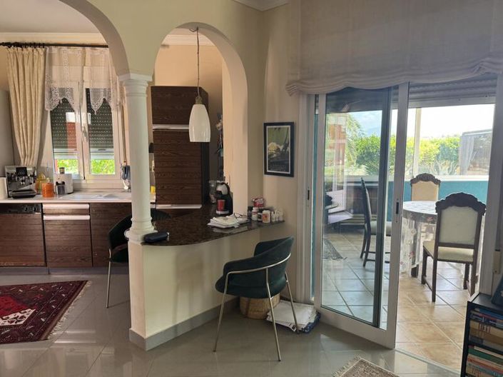 Image No.38-5 Bed Property for sale