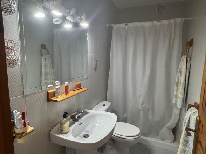 Image No.18-3 Bed Townhouse for sale