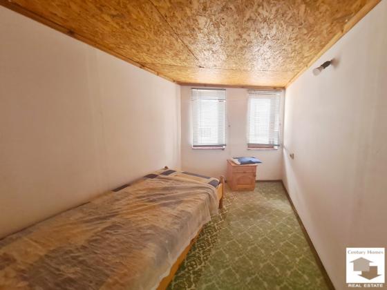 Image No.16-6 Bed House for sale