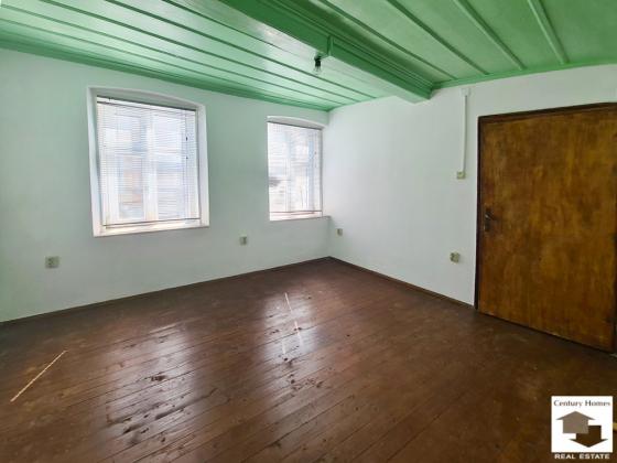 Image No.19-6 Bed House for sale