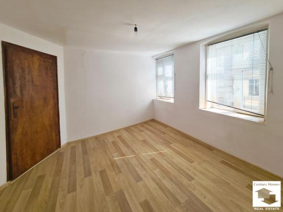 Image No.23-6 Bed House for sale