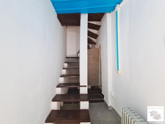 Image No.30-6 Bed House for sale