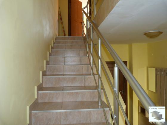 Image No.8-5 Bed House for sale