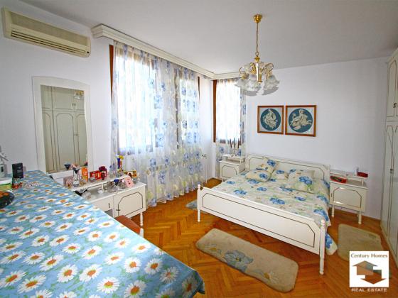 Image No.16-5 Bed House for sale