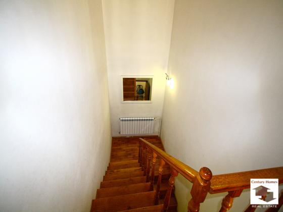 Image No.18-5 Bed House for sale