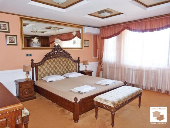 Image No.20-5 Bed House for sale