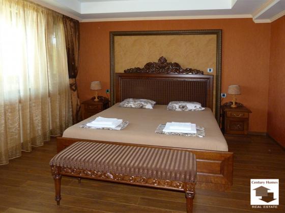 Image No.30-5 Bed House for sale