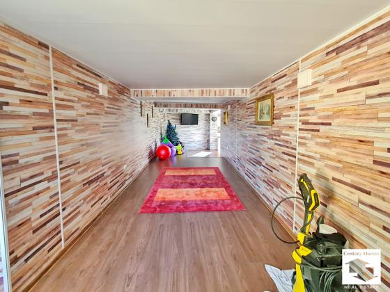 Image No.24-5 Bed House for sale