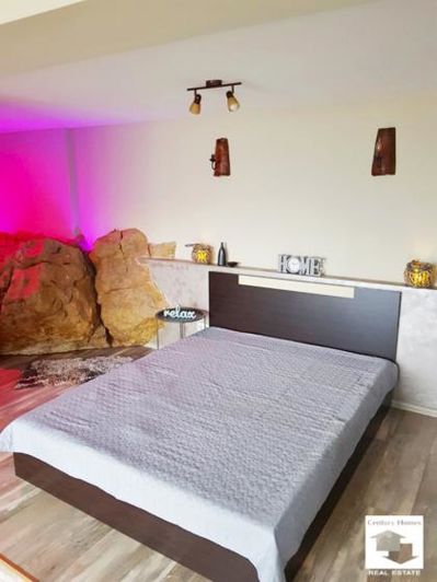 Image No.33-5 Bed House for sale