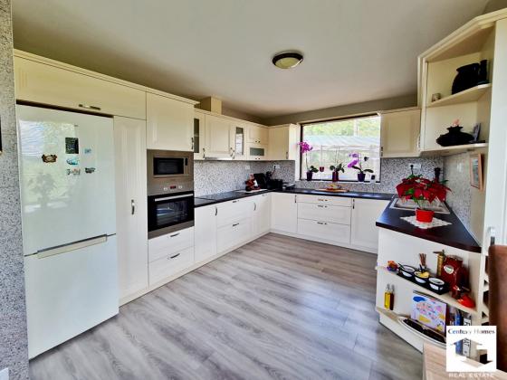 Image No.6-5 Bed House for sale