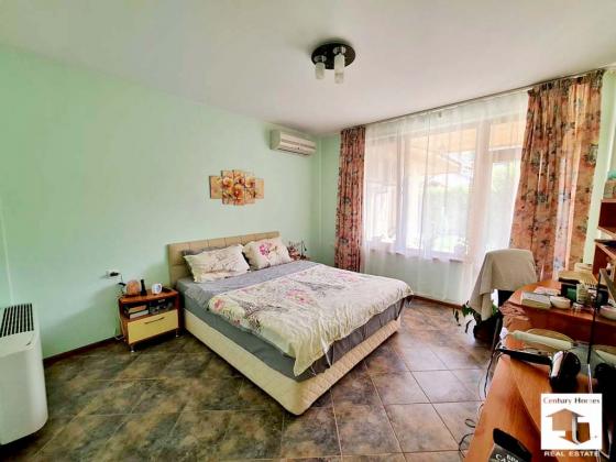 Image No.18-4 Bed House for sale