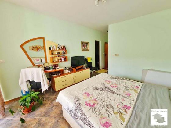 Image No.19-4 Bed House for sale