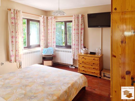 Image No.17-4 Bed House for sale