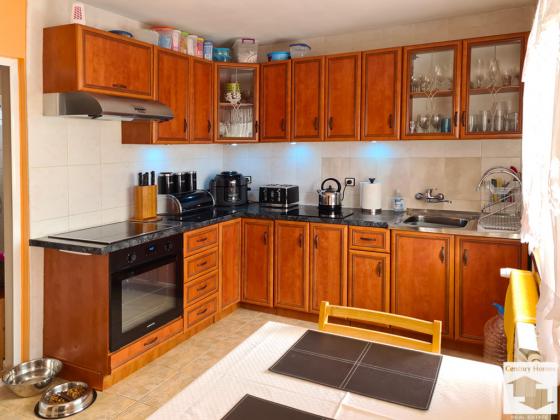 Image No.4-4 Bed House for sale