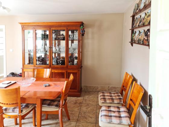 Image No.8-4 Bed House for sale