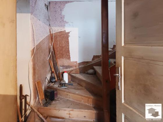 Image No.9-2 Bed House for sale