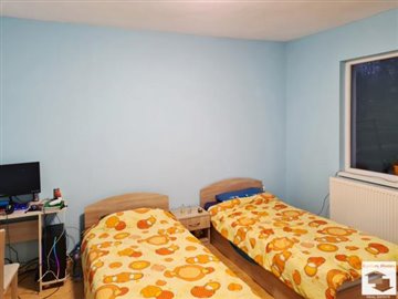 large1679414470