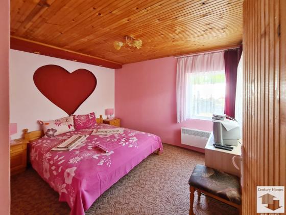 Image No.6-6 Bed House for sale