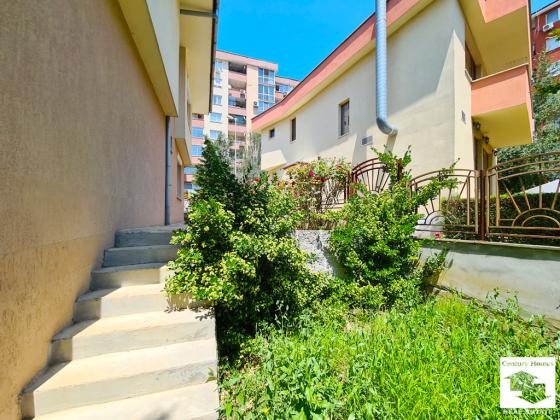 Image No.31-5 Bed House for sale