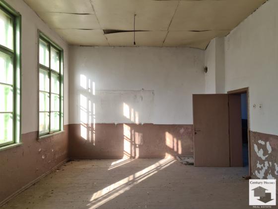 Image No.3-8 Bed House for sale