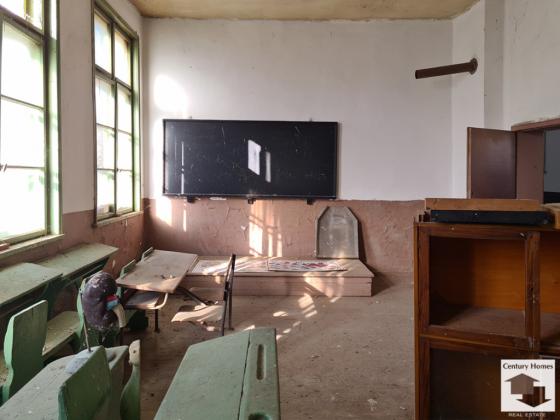 Image No.5-8 Bed House for sale