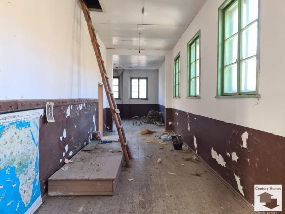 Image No.6-8 Bed House for sale