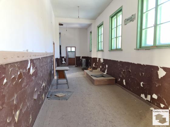 Image No.9-8 Bed House for sale