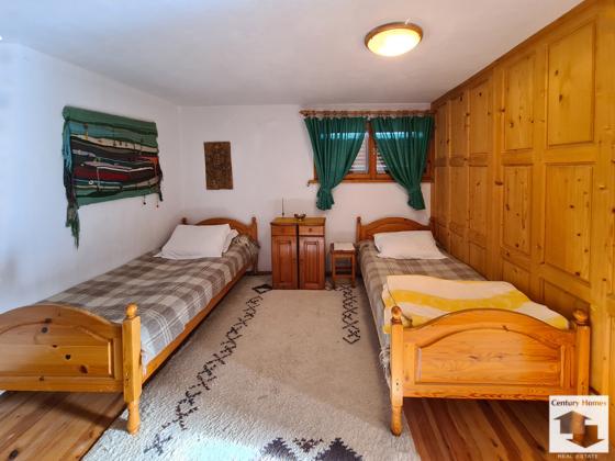 Image No.11-3 Bed House for sale