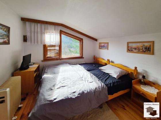 Image No.10-3 Bed House for sale