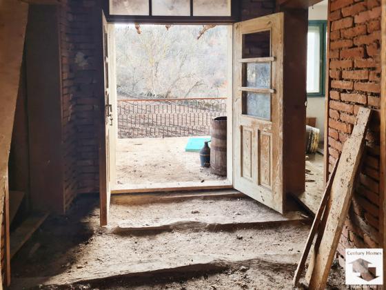 Image No.6-5 Bed House for sale