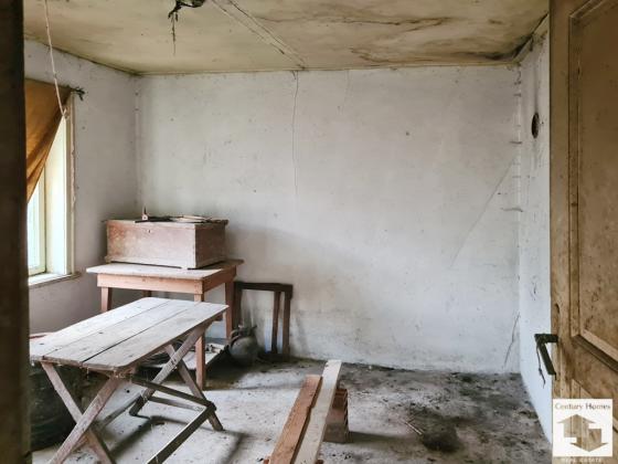 Image No.8-5 Bed House for sale