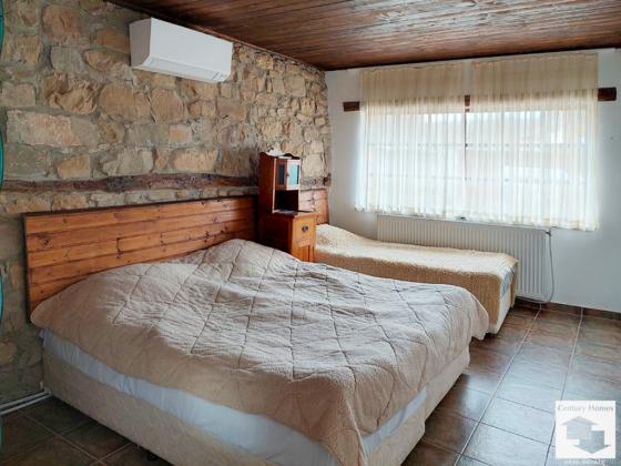 Image No.30-13 Bed House for sale